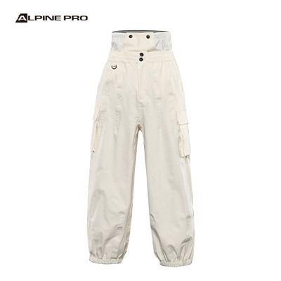 آیا کاپشن و شلوار مخصوص برف برای آقایانی که زانوهایشان تقویت شده است، وجود دارد؟